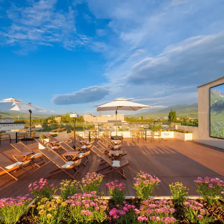 Yujian Mountain · Hill Sight · Designer Boutique Stay (Nalati Scenic Area)
