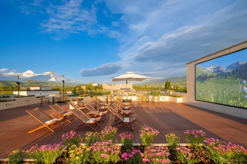 Yujian Mountain · Hill Sight · Designer Boutique Stay (Nalati Scenic Area)