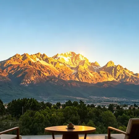 Yiyun Xuan Mountainview | Snow Mountain Golden Sunrise (Baisha Ancient Town)