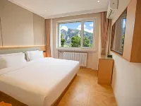 Weiyue Fengtin Hotel (Chengde Mountain Resort) Hotels in Chengde