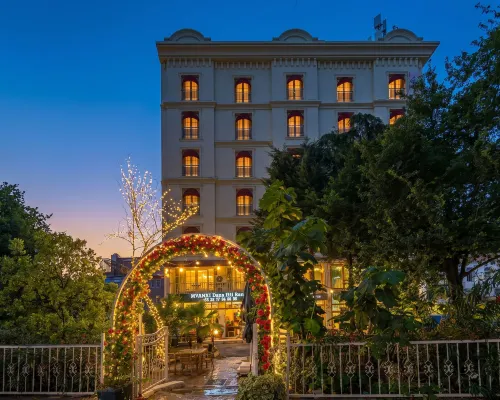 Topkapi Kunlun Kensington Hotel Hotels near Topkapi