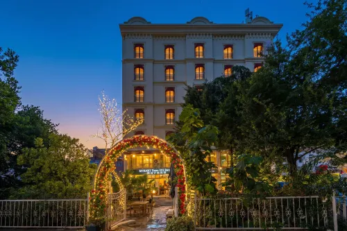 Topkapi Kunlun Kensington Hotel - Bãi đậu xe