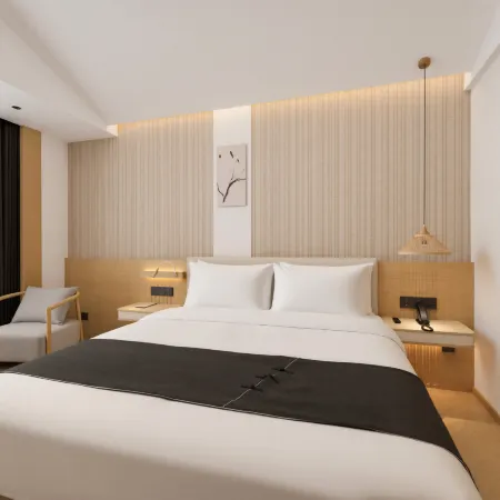 Jianguo Hidden Hotel (Shanghai Bund Jinling East Road) Отели рядом с достопримечательностью «Хуанпу»