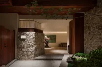 Langyue Hot‑spring Resort Homestay (Xinzhou Ancient Town Branch) - parking