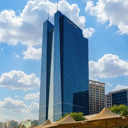 Dusit Thani Abu Dhabi Отели рядом с достопримечательностью «Торговый центр Mushrif»