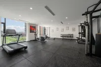 Peak Forest Lake Hotel (Xingyi South Railway Station & Wanfenglin Airport Branch) - Gym