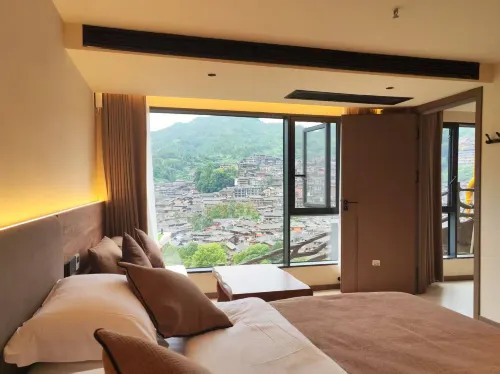 Jianshanyunye Panoramic Homestay (Xijiang Qianhu Miao Village Observation Deck) - Pet-friendly