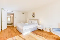 Beachfront Luxury Retreat - 4 Sao