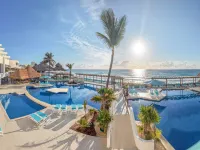 Royal Solaris Cancun-All Inclusive Hotels near Playa Delfines