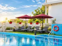 โรงแรม คริสต์เทลล่า - ที่มีสระว่ายน้ำ