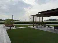 Shelisa's Modern 3BR House at Suria Garden Puchong - 4-Star