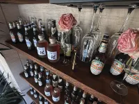 Minyue Xiaozhu Designer Garden B&B (Gongchen Tower Branch) in Weishan Ancient City - bar