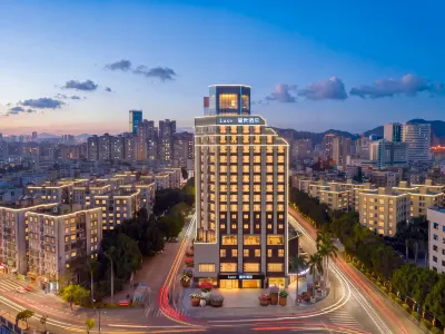 Zhuhai Luxe Hotel 【Gongbei Port & High-speed Rail Station, Xiangzhou District】 Hotels in Xiangzhou Long-distance Station/MixC One