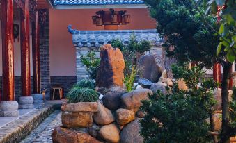 SANBAISHAN XIUHETANG HOMESTAY