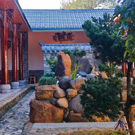 SANBAISHAN XIUHETANG HOMESTAY