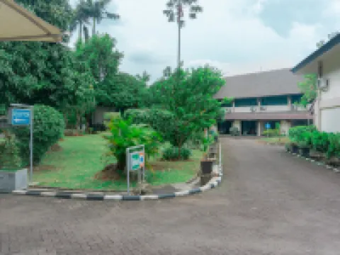 C'One Hotel Pulomas Các khách sạn gần Bến xe Rawamangun