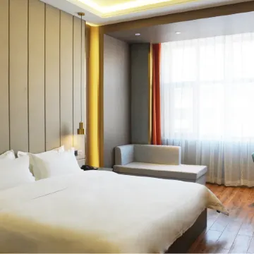 Four Seasons Hot Spring Hotel (Da'an Nenjiangwan Wetland Park High-speed Railway Station)