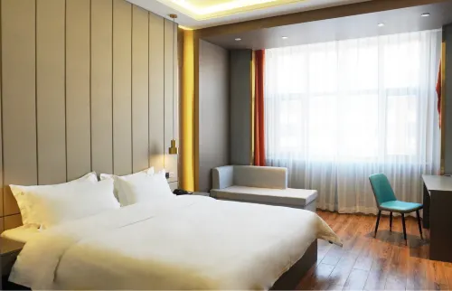Four Seasons Hot Spring Hotel (Da'an Nenjiangwan Wetland Park High-speed Railway Station) Hotels in Da'an