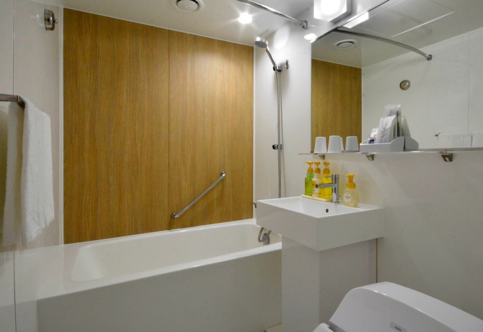 5. 프리미어 호텔 ..