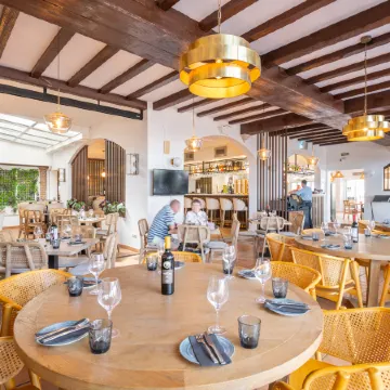 Hostal Marissal by Dorobe