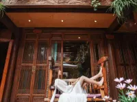 Nayako Courtyard Hidden Garden (Lijiang Ancient City Waterwheel Shop) Hotel dekat Jalan Square