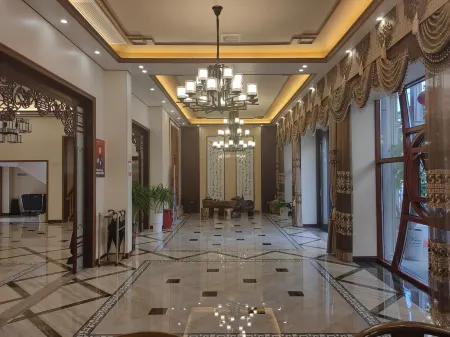 Yinjiang Yonghui Hotel Отели рядом с достопримечательностью «Yinjiang Museum»