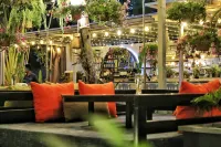 The Peace House Hotels in Puok