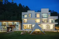 Moganshan Zorazora Swimming Pool Slide Resort Homestay Hotels in Huzhou