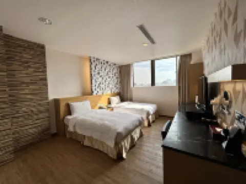 花鄉商務旅館-左營店（左營大路）