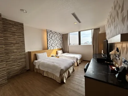 Hua Xiang Hotel - Zuoying Отели в г. Гаосюн