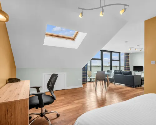 Roomzzz Leeds Headingley Hotels near Headingley Stadium