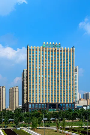 Wyndham Garden Wuhan West Отели рядом с достопримечательностью «Zhuyehai Park»