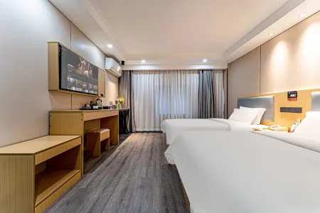 Yijia Boutique Hotel (Shanghai Hongkou Football Stadium) Отели рядом с достопримечательностью «CPC Jiangsu Provincial Committee Former Site (West Gate)»