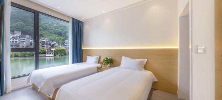 Willow Inn Hotels in Zhenyuan County