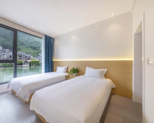 Willow Inn Hotels in Zhenyuan County