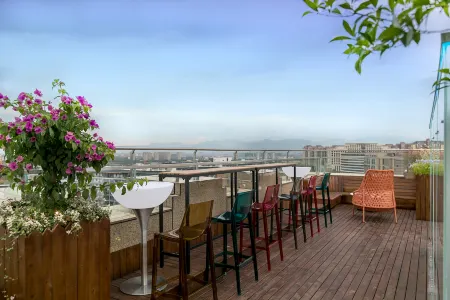 Quzhou Maison New Century Hotel (Luming Park) Отели рядом с достопримечательностью «Ancestral Temple of the Southern Confucius Clan»