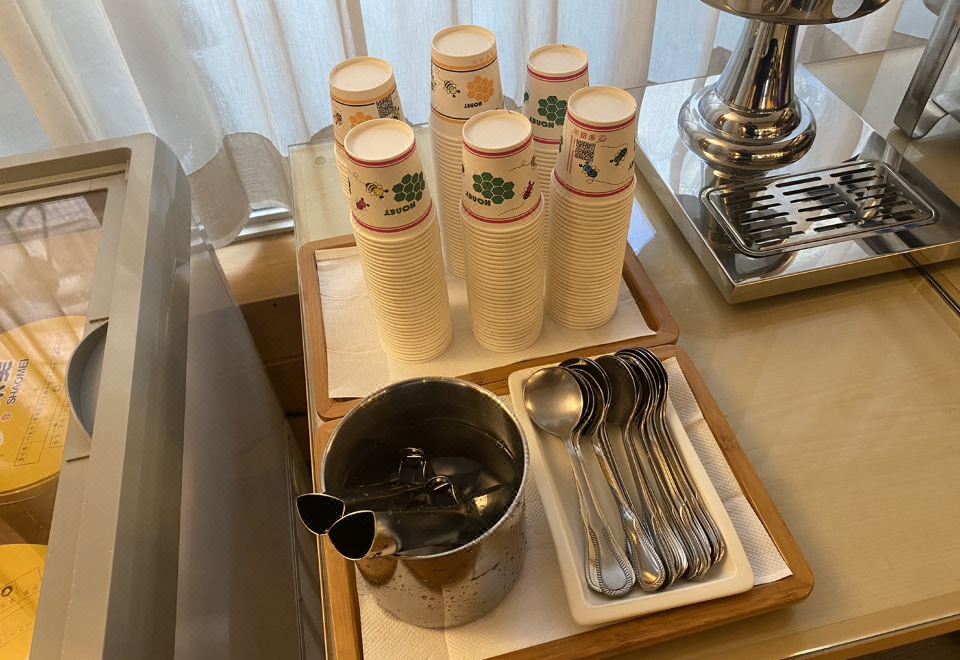 파리 호텔 가오슝 이신 로비