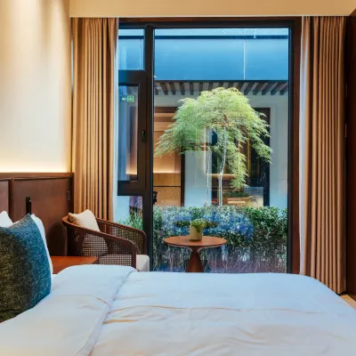 JM Alley Hotel (Beijing Wangfujing Dongsi Subway Station) Hotels near Dongsi Station