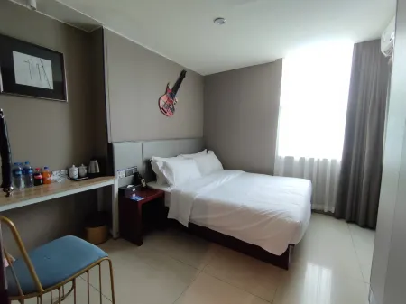 Jinfeng Hotel (Zhuhai Lovers Middle Road Opera House Branch)