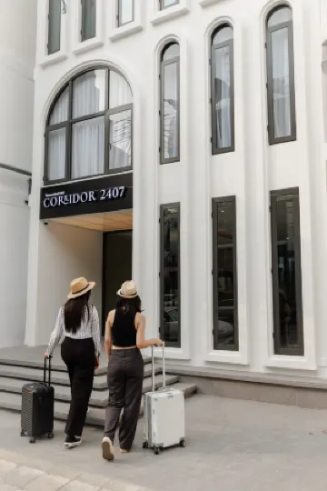 CORRIDOR 2407 Hotel Отели рядом с достопримечательностью «Ват Арун»