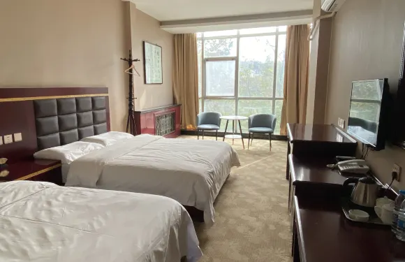 靈台鑫源商務賓館