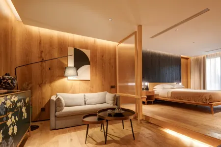 Floral Hotel ·  Yijian Shangshe Hotel (Xi'an Bell Tower South Gate Branch) Отели рядом с достопримечательностью «Yong Ning Gate»