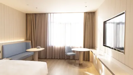 HanTing Hotel (Arun Banner Wangjie Square)