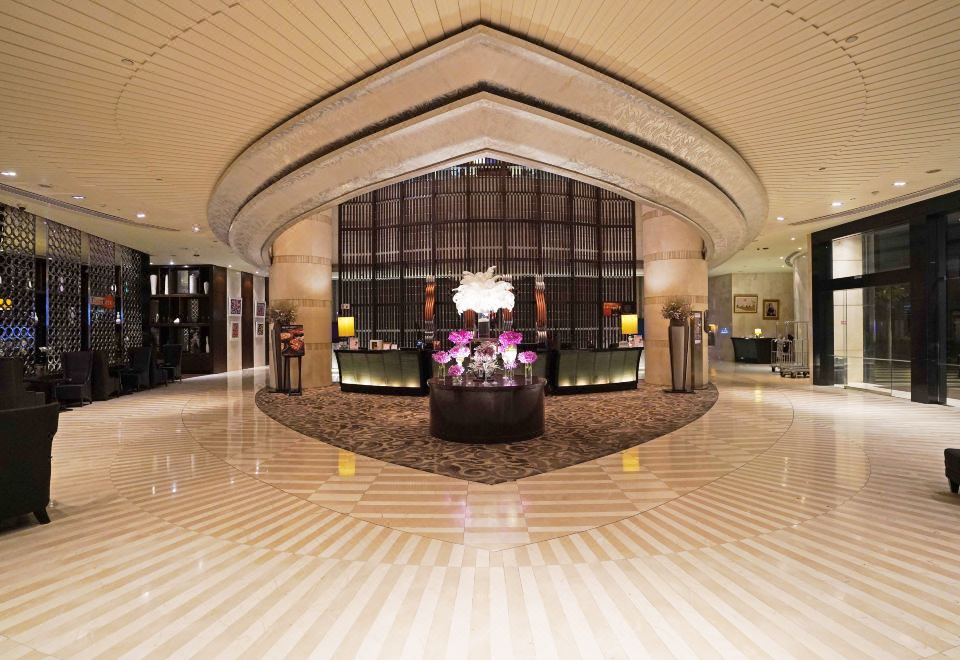2. Hilton B..