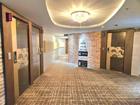 CC 飯店 Wisdom Jewelry Wholesaler附近的飯店