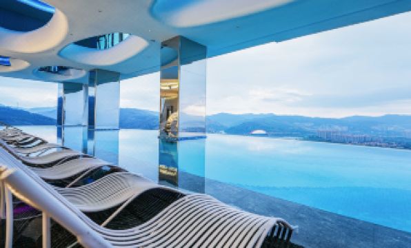 Peacock City Jinglan Starlight Hotel JINGHONG Gaozhuang Starlight Night Market)