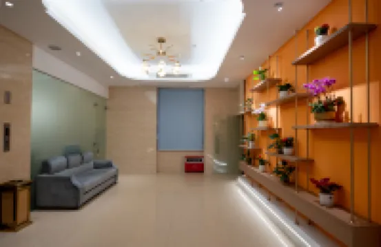 Kana Business Hotel (Zhanjiang Haitian Park Yingzhan Holiday Plaza)