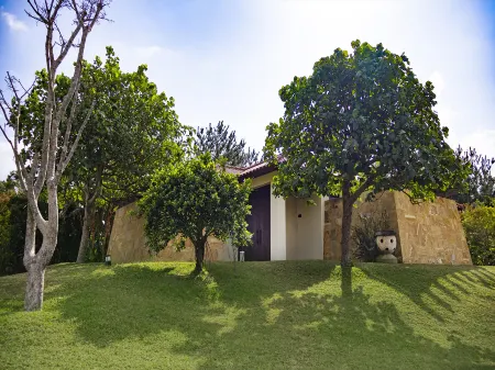 Kanehide Kise Country Club Отели рядом с достопримечательностью «Bankoku Shinryokan»