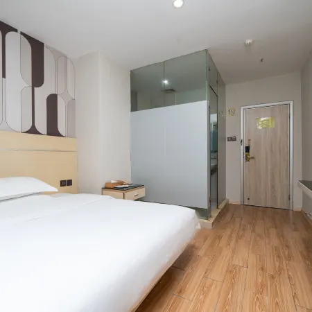 No. 8 Hotel Chain (Shenzhen Huaqiangbei)