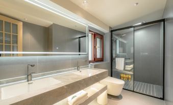 Sanqingshan Shiquqigu Homestay